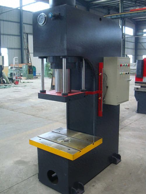 西非內戰在即,外界突然發現,中國軍工早已悄悄挖開了法俄的墻角